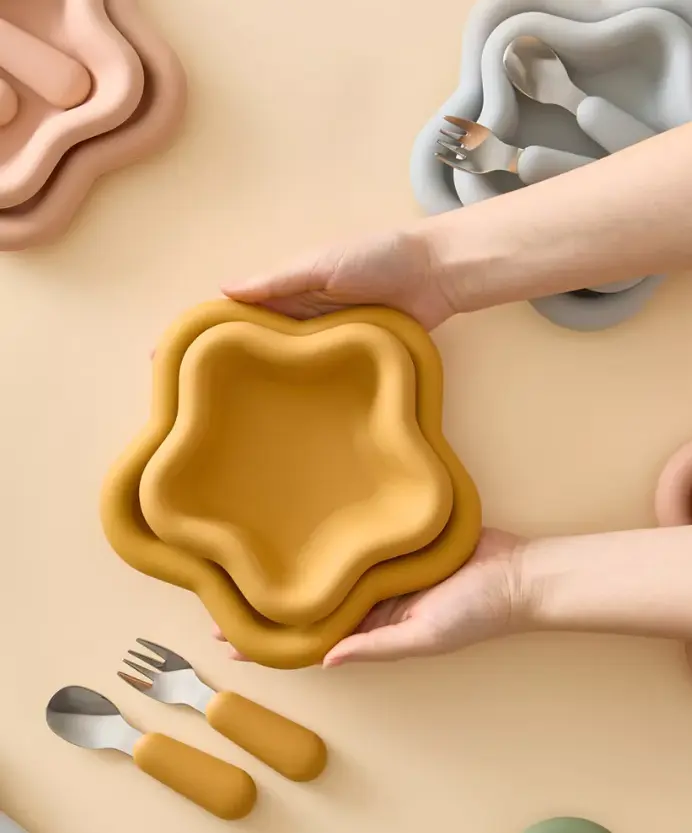 Bộ 3 Dụng Cụ Ăn Dặm Silicone Hình Ngôi Sao Standard145 Gồm Khay Lớn 350ml, Khay Nhỏ 250ml, Set Muỗng&Nĩa